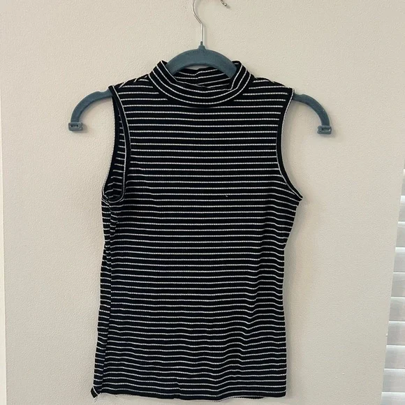Striped Sleeveless Turtleneck Tank Top - Picture 2 of 3